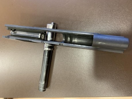 Se vende esta mítica pistola Colt en un estado de funcionamiento impecable, versión con alza micro métrica 01