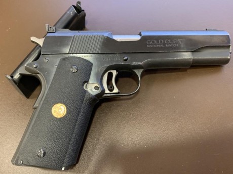Se vende esta mítica pistola Colt en un estado de funcionamiento impecable, versión con alza micro métrica 00