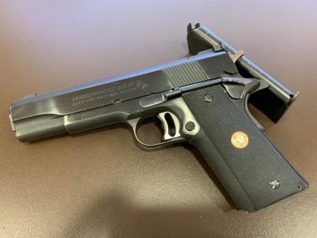 Se vende esta mítica pistola Colt en un estado de funcionamiento impecable, versión con alza micro métrica 11
