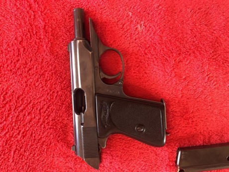Hola vendo o cambio walther ppk 9ct funciona perfectamente 2 cargadores pavon desgastado un poco en algunas 00
