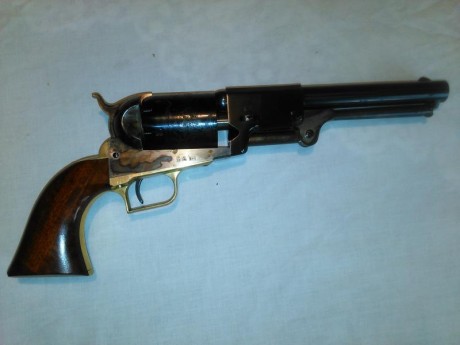 El modelo Colt 1848 Percussion Army Revolver es un revólver calibre .44 diseñado por Samuel Colt para 01
