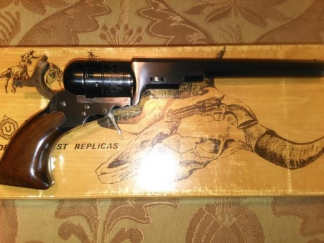 El Colt Paterson fue la primera de las armas de fuego de repetición dotada de tambor giratorio de múltiples 02