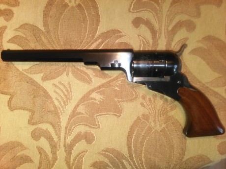 El Colt Paterson fue la primera de las armas de fuego de repetición dotada de tambor giratorio de múltiples 01