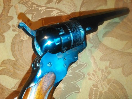 El Colt Paterson fue la primera de las armas de fuego de repetición dotada de tambor giratorio de múltiples 00