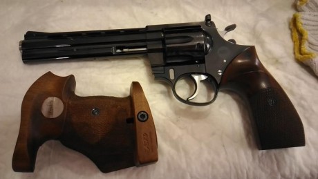 Con todo el dolor de mi corazón he pensado en vender mi revolver KORTH ( El Rolls Royce de los Revólveres), 12