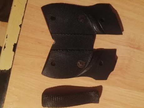 Buenas, se vende Magnífica cacha PACHMAYR para la Smith wesson 952 , yo la tenía puesta en mi pistola 01