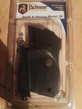 Buenas, se vende Magnífica cacha PACHMAYR para la Smith wesson 952 , yo la tenía puesta en mi pistola 00