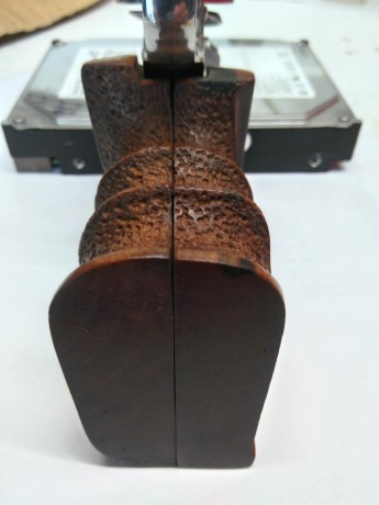 Vendo cachas anatomicas para Revolver S&W 686.
Son para manos medianas y pequeñas. Hechas con madera 02