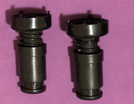 Vendo tres cargadores para revolver S&W 686 de seis recamaras, dos son largos y el tercero es corto, 00