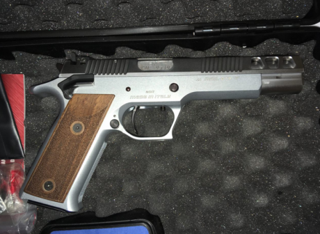 Vendo pistola Pardini GT9 Nickel calibre 9mm con 150 disparos reales realizados.
La pistola fue comprada 02