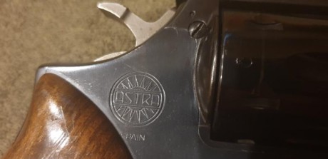 Buenas noches vendo revolver astra match de 6" calibre 38 especial.El revolver como se puede ver 10