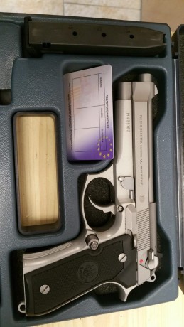 VENDIDA PISTOLA BERETTA modelo 92 INOX calibre 9 parabellum , como nueva ,muy buen estado ,vendo por no 02