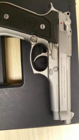 VENDIDA PISTOLA BERETTA modelo 92 INOX calibre 9 parabellum , como nueva ,muy buen estado ,vendo por no 01