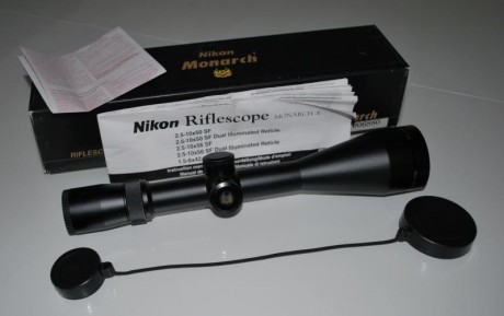 Vendo IMPECABLE visor Nikon Monarch E de 2. 5-10x56 UCC (Ultra Clair Coated), retícula 4, con control 02
