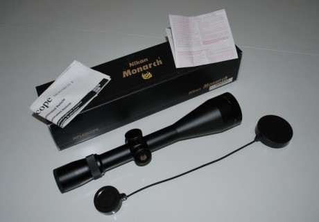 Vendo IMPECABLE visor Nikon Monarch E de 2. 5-10x56 UCC (Ultra Clair Coated), retícula 4, con control 01