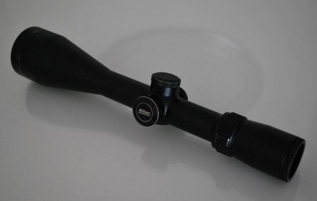 Vendo IMPECABLE visor Nikon Monarch E de 2. 5-10x56 UCC (Ultra Clair Coated), retícula 4, con control 00