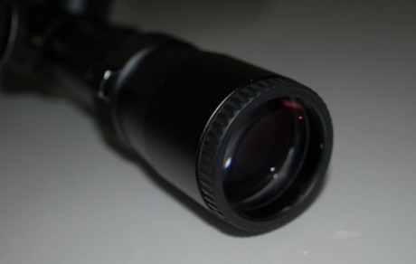 Vendo IMPECABLE visor Nikon Monarch E de 2. 5-10x56 UCC (Ultra Clair Coated), retícula 4, con control 12