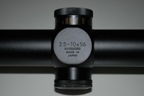 Vendo IMPECABLE visor Nikon Monarch E de 2. 5-10x56 UCC (Ultra Clair Coated), retícula 4, con control 20