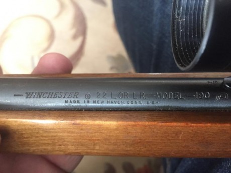 Hola a todos,
Vendo estos rifles:

- Santa Barbara SPAIN Modelo De Luxe calibre 243 con visor BUSHNELL. 02