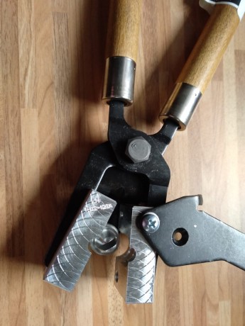 Molde lee Slug (bala para escopeta) cal. 12, nuevo sin estrenar, 25€ Toledo-Madrid
https://www.armeriatrelles.com/tienda/es/moldes-turquesas/2048-molde-slug-bala-para-escopeta-cal-12.html 00