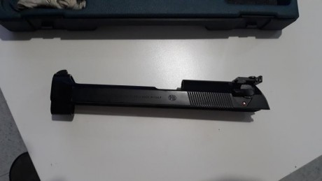 Hola compañeros pongo ala venta una beretta 92fs en perfecto estado de funcionamiento y estético con su 40