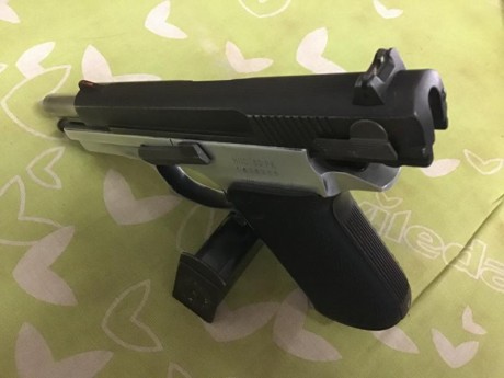 Hola vendo mi querida star 30 pk 9mm va de lujo con su caja y 4 cargadores
El arma se encuentra en granada 01