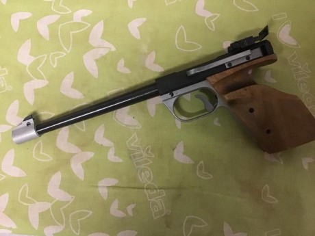 Hola se vende hamerli del 22 lr va muy fina y sin casi uso 290€ con portes ahora por 235€
Se puede ver 02