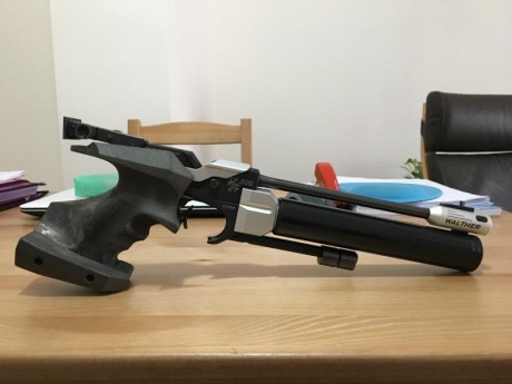 Hola,

Vendo esta Walther lp 300XT con cacha M y botellas de hasta 300 bares de diciembre 2016 con perfecto 02