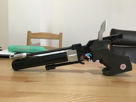 Hola,

Vendo esta Walther lp 300XT con cacha M y botellas de hasta 300 bares de diciembre 2016 con perfecto 00