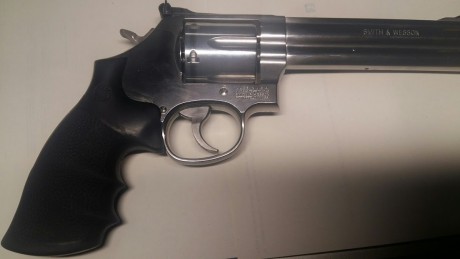 Pongo a la venta mi Revolver Smith Welsson de seis pulgadas  guiado en F estoy quitando cosillas por la 12
