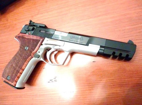 VENDO Walther P88 Champion, 9 Pb  con cañón de 6”. El disparador  es muy suave. Tiene las cachas de nogal. 02