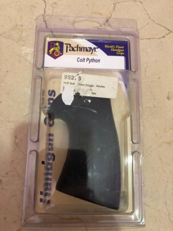 Se vende colt Python de 6 Pulgadas en un estado muy bueno, con funda a medida realizada  en Kydex.
arma 60