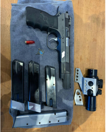 Hola  a todos un compañero del club me pide que le ponga en venta este magnifico hierro lo vende por falta 01