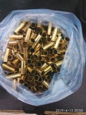 Se vende lote 300 vainas marca Lapua calibre 32 swl, limpias, recalibradas y desempistonadas. Un solo 01