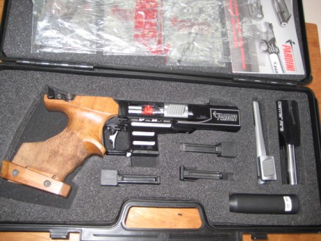 Hola, vendo esta pistola, comprada hace un año, pues, me arreglo mejor con la Walther
Cuatro tiradas, 02