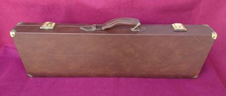 Por no usar, Vendo estuche o maletin para escopeta desmontada, tiene compartimento para útiles de limpieza 01