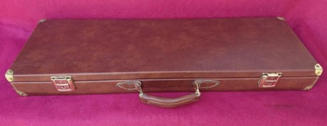 Por no usar, Vendo estuche o maletin para escopeta desmontada, tiene compartimento para útiles de limpieza 00