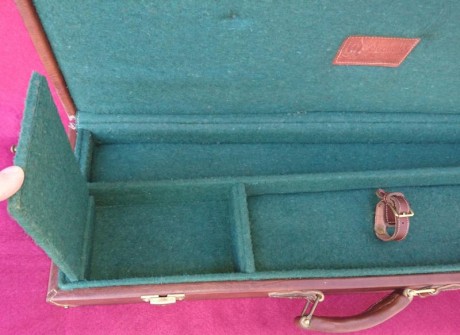 Por no usar, Vendo estuche o maletin para escopeta desmontada, tiene compartimento para útiles de limpieza 22