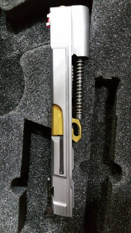 VENDIDA Pistola SPHINX en muy buen estado con dos calibres 9mm parabellum y 40 S&W es un arma magnifica 01
