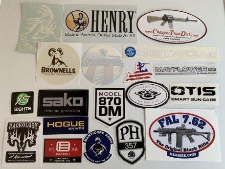 Se venden adhesivos marcas de armas, munción, caza etc. Coste de envío 0,70 euros por carta ordinaria 01