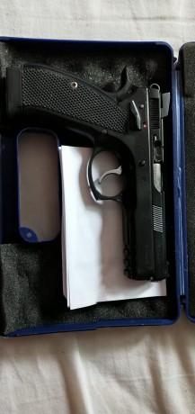 Hola un amigo se quita una Shadow 1  en muy buen estado por que no la usa .
Adjunta 6 cargadores ,todo 02