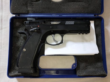 Hola un amigo se quita una Shadow 1  en muy buen estado por que no la usa .
Adjunta 6 cargadores ,todo 00