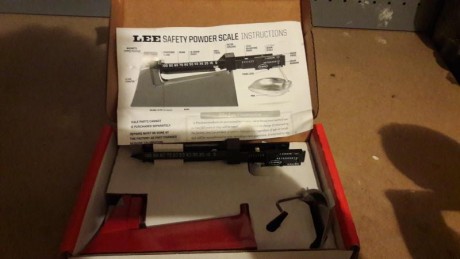 vendo bascula analogica lee esta practicamente nueva con su caja y sus intrucciones.precio 30 incluidos 02