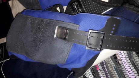 vendo chaqueta de tiro anchutz t 48precio 100 euros esta nueva. esta en madrid 42