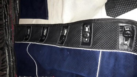 vendo chaqueta de tiro anchutz t 48precio 100 euros esta nueva. esta en madrid 40