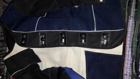 vendo chaqueta de tiro anchutz t 48precio 100 euros esta nueva. esta en madrid 51