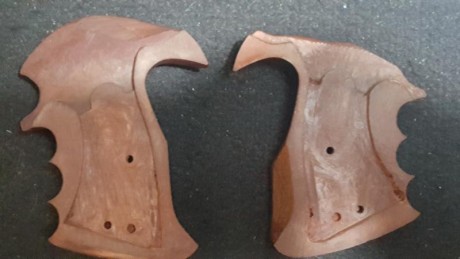 Pues eso, que vendo estas cachas anatómicas para revolver S&W
Precio, 40€
Lugar: Lleida 00
