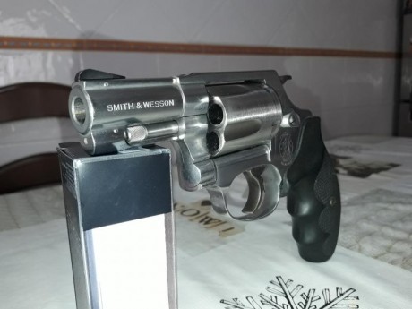 Hola! Vendo mi revólver smith&wesson M60,
Calibre: 357 magnum 
Capacidad: 5 disparos. 
Peso : 638 01