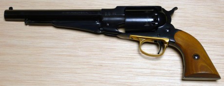 Se Vende Revolver Santa Bárbara número 2, el revolver viene con dos martillos, uno de ellos se tocó para 00