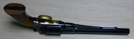 Se Vende Revolver Santa Bárbara número 2, el revolver viene con dos martillos, uno de ellos se tocó para 10